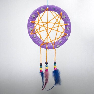 paper plate dream catcher