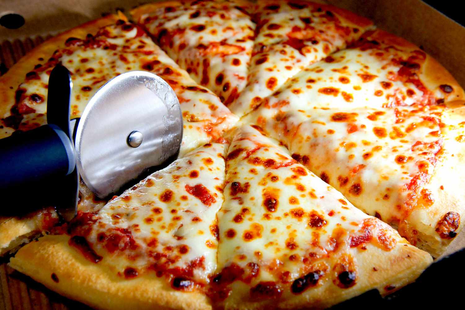 Find the Most Delicious Pizza Hut Near You