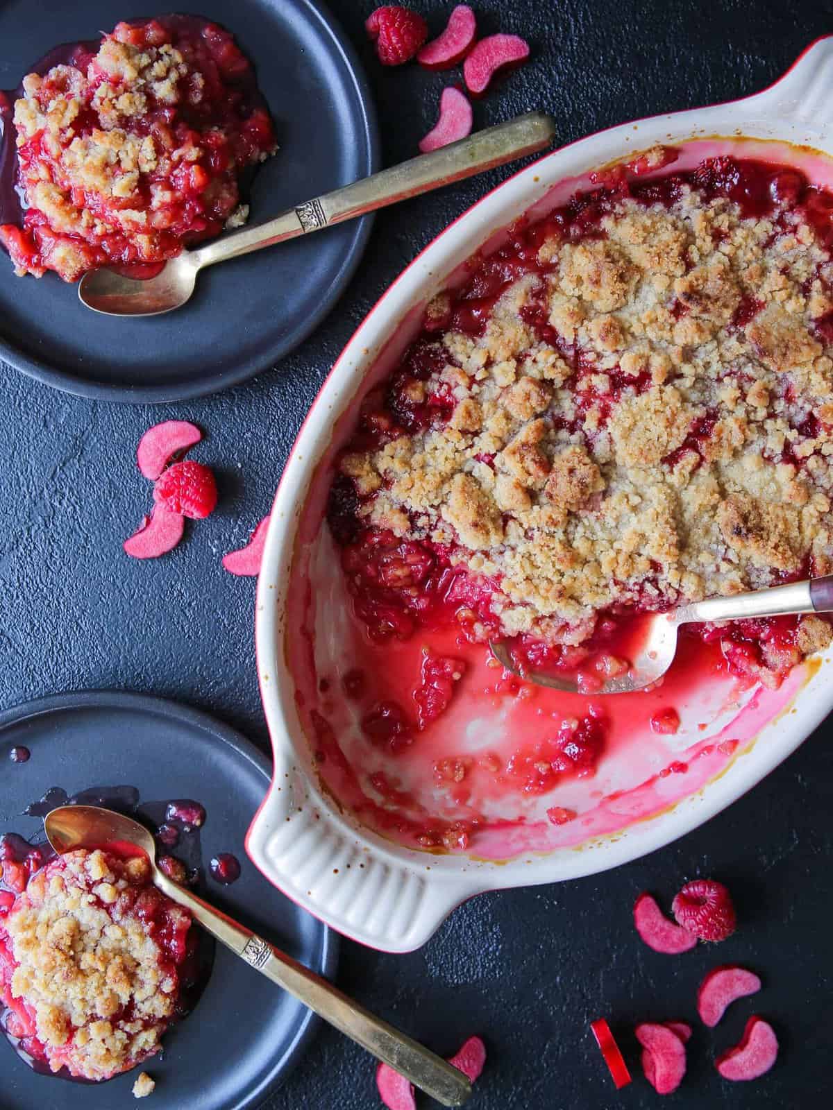 raspberry rhubarb crumble