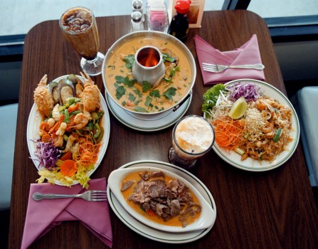 restaurant near me thai