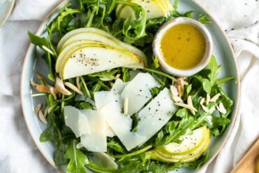 rocket and pear salad