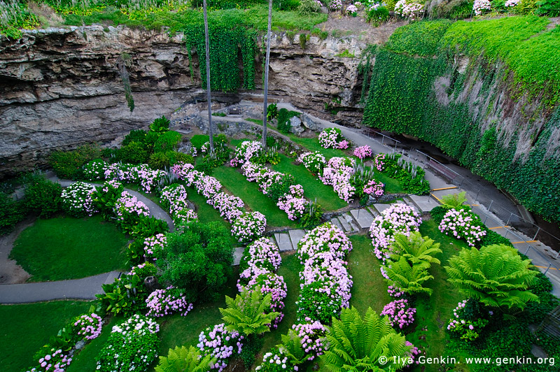 sinkhole garden mount gambier