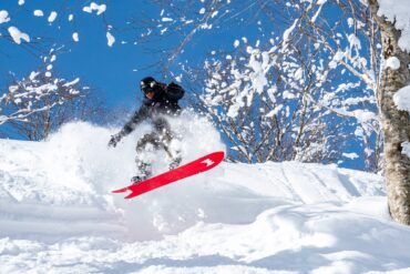 skiing in japan