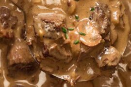 slow cook beef stroganoff