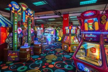 Arcades in Lakewood California