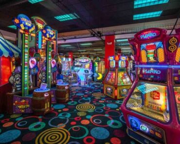 Arcades in Lakewood California