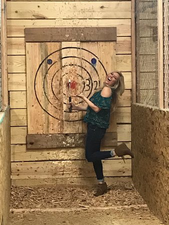 Axe Throwing in Kansas City Kansas