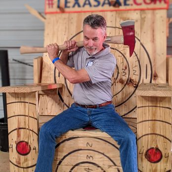 Axe Throwing in Spring Texas