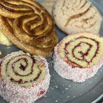 Bakeries near me in East Los Angeles California