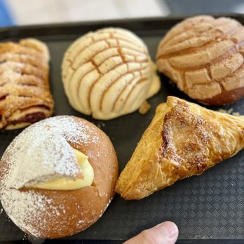 Bakeries near me in Vista California