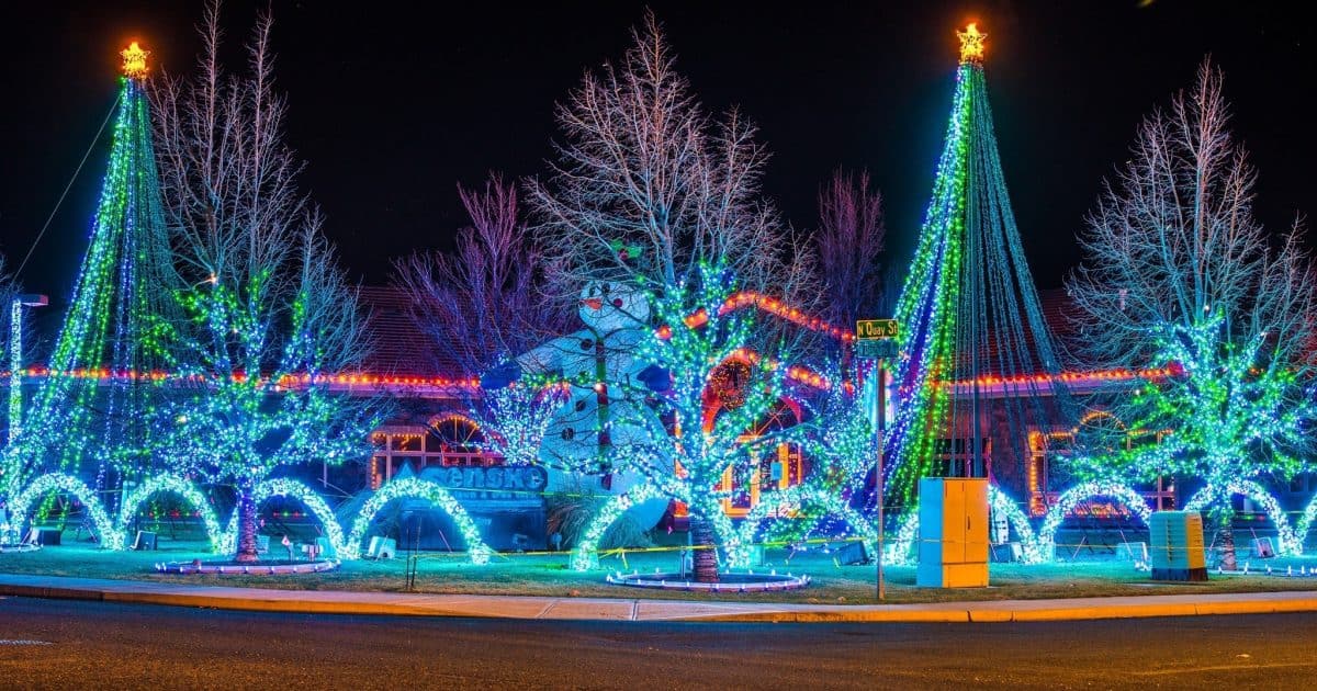 Experience the Magical Christmas Lights in Pasco Washington!