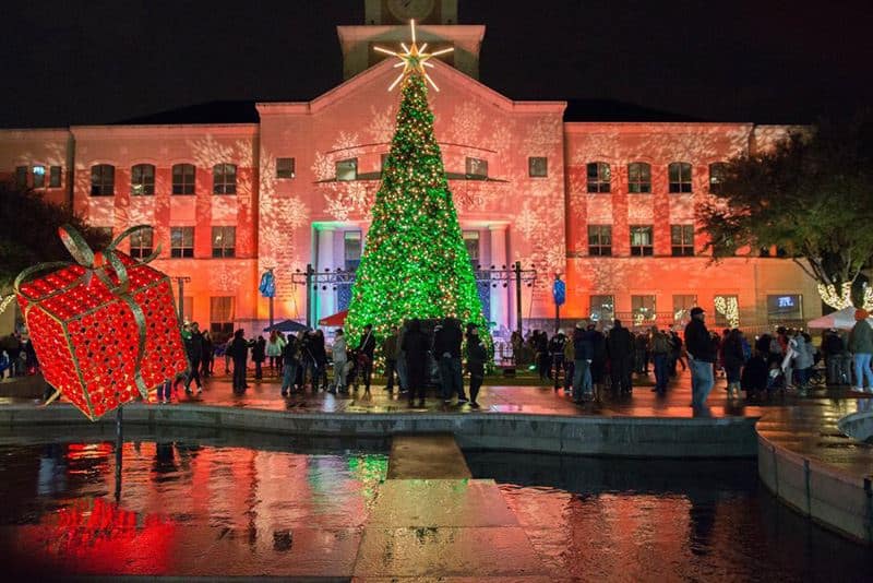 Experience the Magic of Christmas Lights in Sugar Land City, Texas