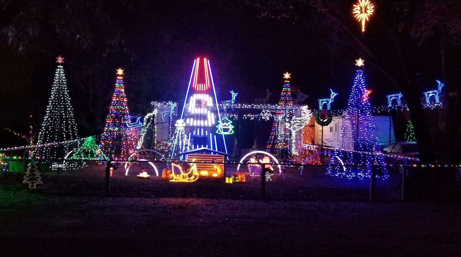 Experience the Magic of Christmas Lights in Visalia California!