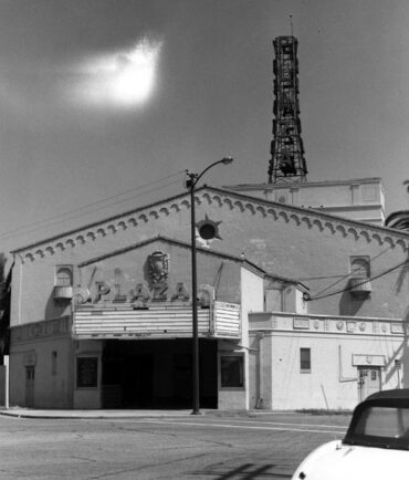 Cinemas in Hawthorne California