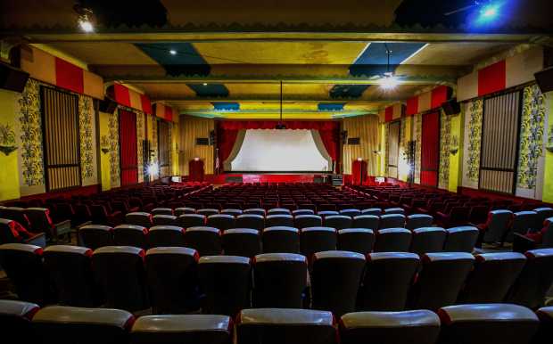 Cinemas in Hemet California