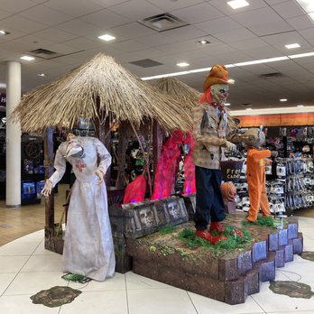 Costume Shops in Alpharetta Georgia