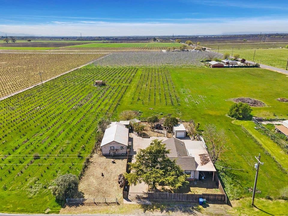 Family Farm Stays in Lakewood California