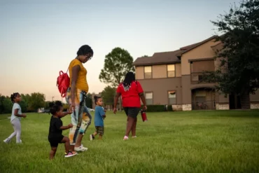 Family Walks With Kids in Baytown Texas