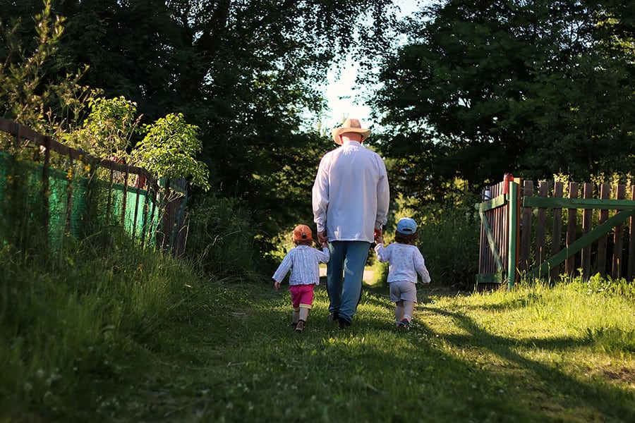 Family Walks With Kids in Bellevue Washington