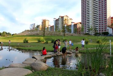 Family Walks With Kids in Bishan