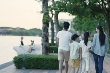 Family Walks With Kids in Kallang