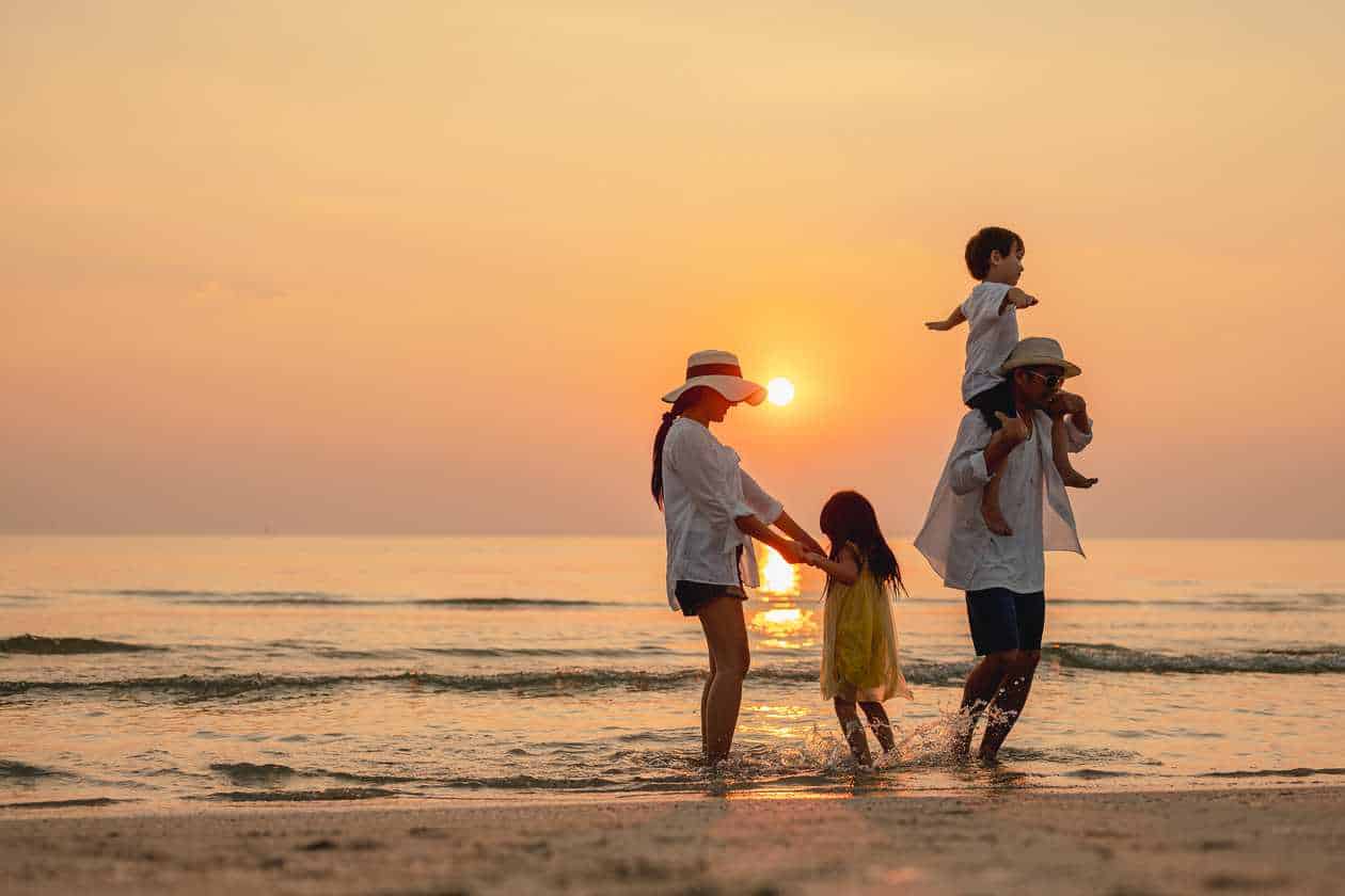 Family Walks With Kids in Marine Parade