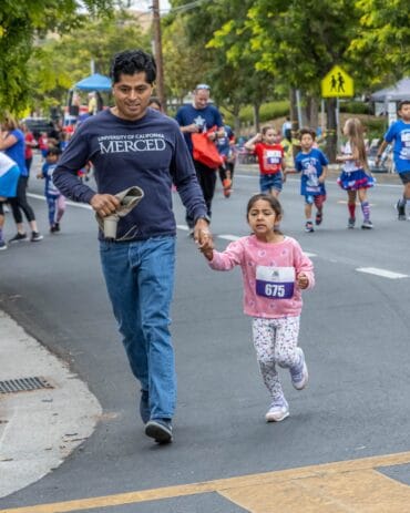 Family Walks With Kids in Merced California