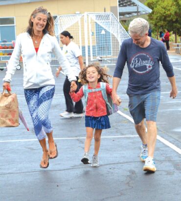 Family Walks With Kids in Novena