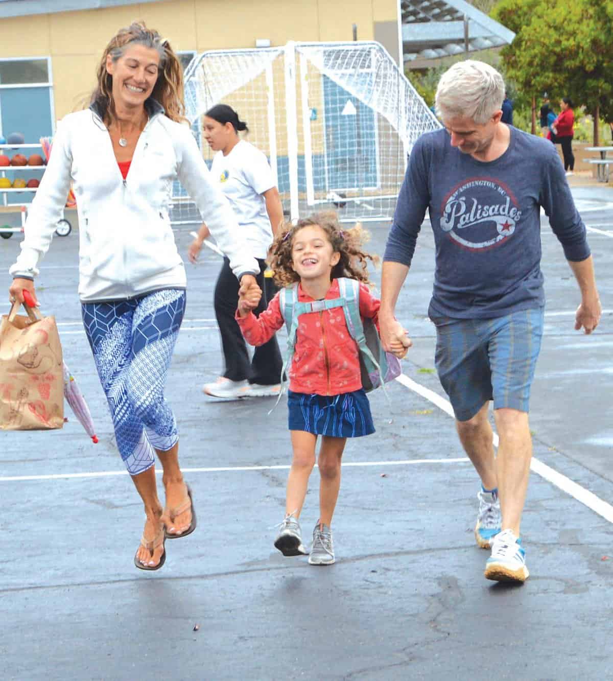 Family Walks With Kids in Novena