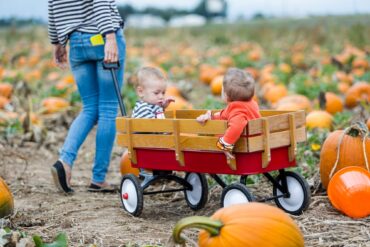 Family Walks With Kids in Overland Park Kansas