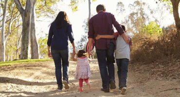 Family Walks With Kids in Yakima Washington