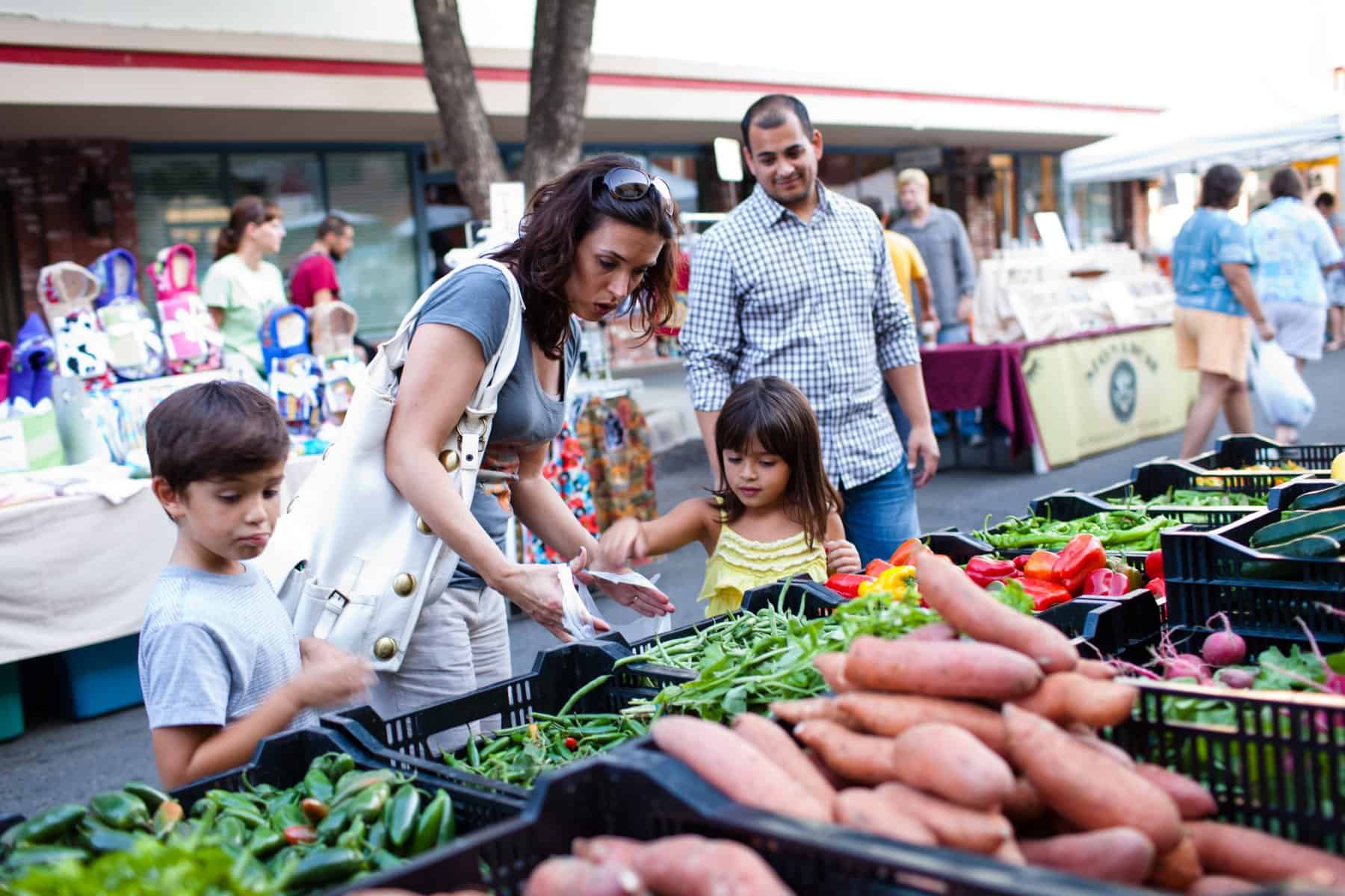 Farmers Markets in Visalia California