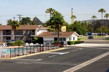 Free Parking in Buena Park California