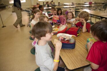 Free eating place for kids in Dallas Texas