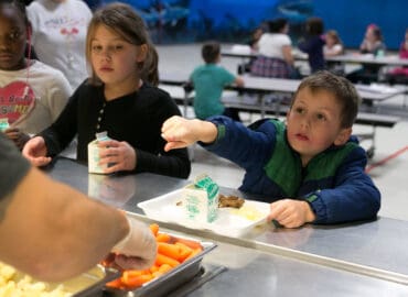 Free eating place for kids in Marysville Washington