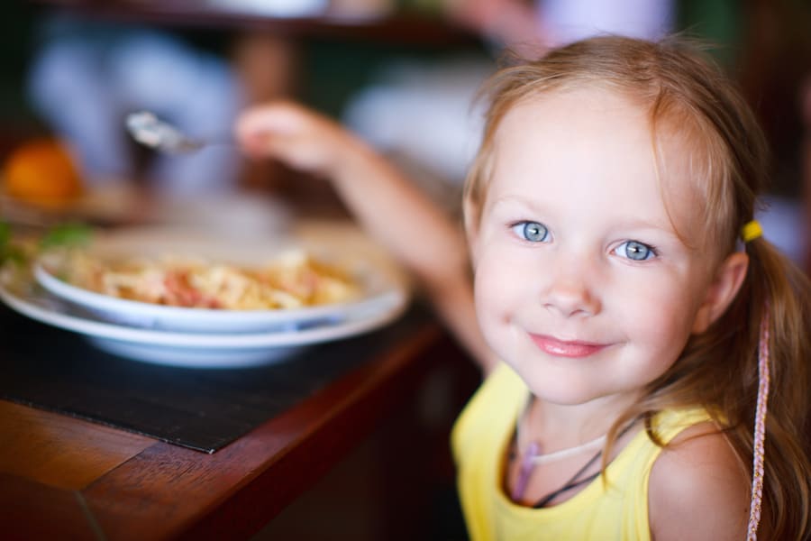 Free eating place for kids in Mesa Arizona