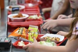 Free eating place for kids in Olathe Kansas