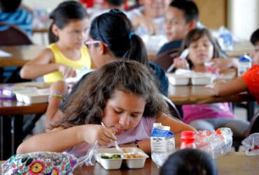 Free eating place for kids in Queen Creek Town Arizona