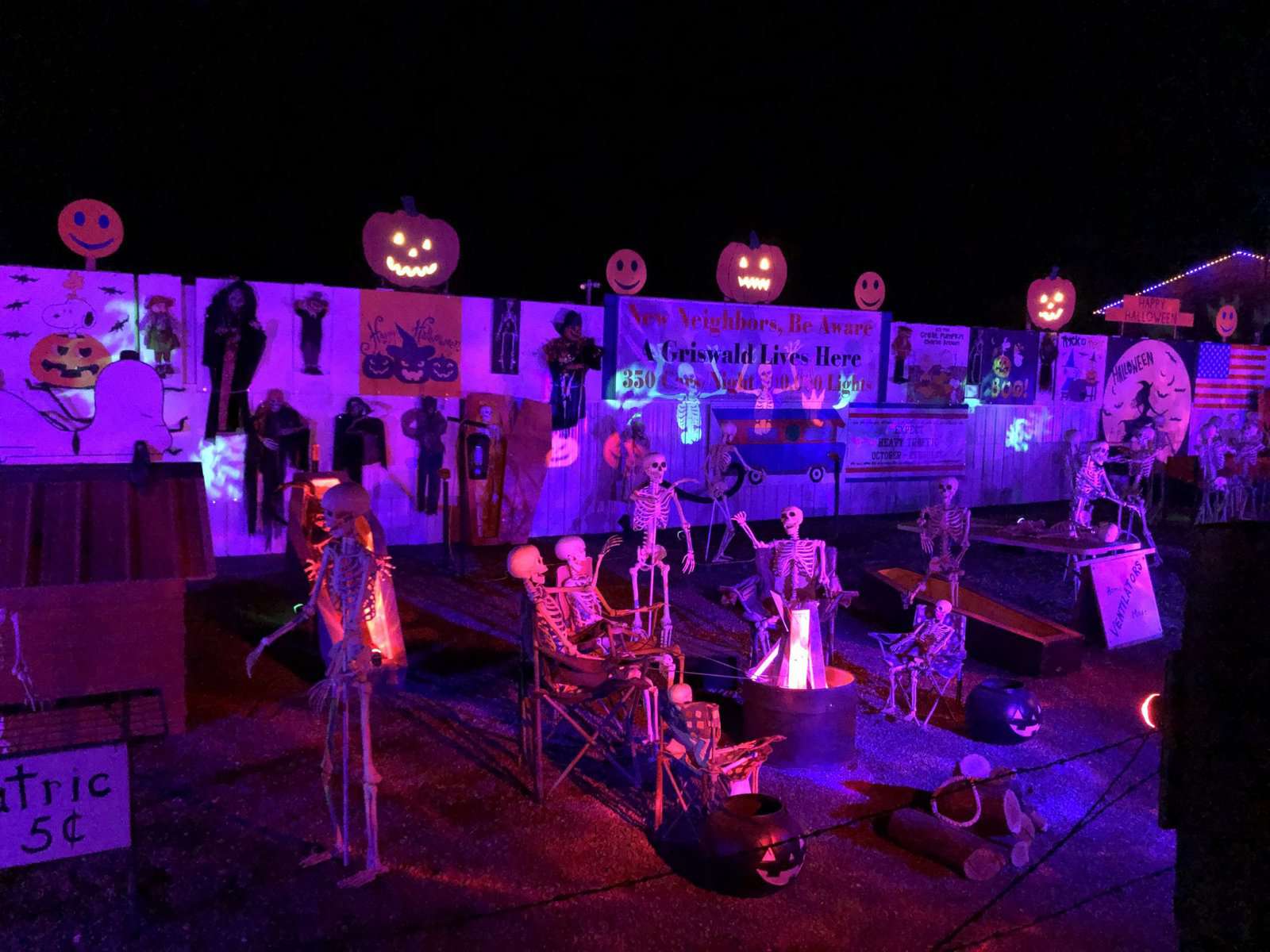 Hauntingly Adorned Homes: A Spooktacular Halloween Guide To Nearby Decorated Houses