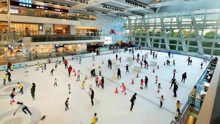 Ice Skating in Central and Western Hong Kong Island