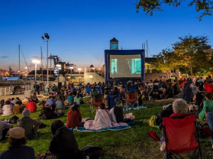 Outdoor Cinemas in Alameda California