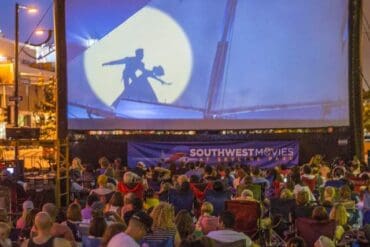 Outdoor Cinemas in Lakewood California