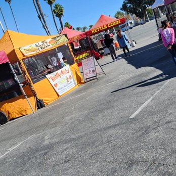 Sunday Markets in Buena Park California