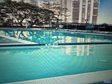 Swimming Pools and Aquatic Centres in Queenstown Singapore