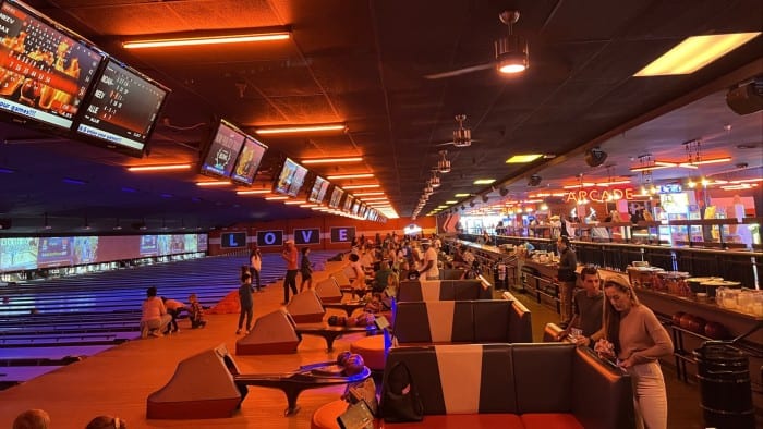 Ten Pin Bowling in Alameda California