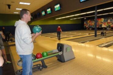 Ten Pin Bowling in Elk Grove California