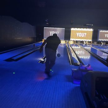 Ten Pin Bowling in Pittsburg California