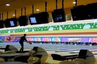 Ten Pin Bowling in Tsuen Wan New Territories