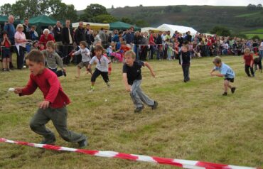 egg and spoon race game