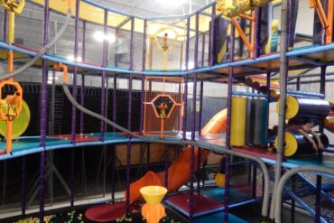 3 year old birthday party venues in Elgin Illinois